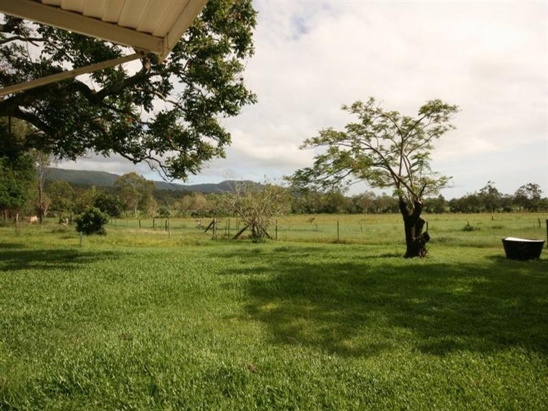 89808 Bruce Highway, Sarina QLD 4737