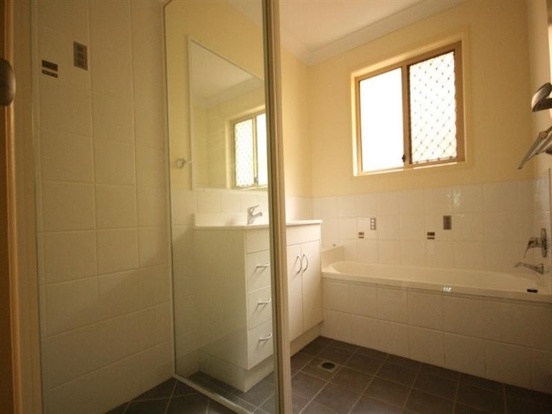 28 Jackson, Sarina QLD 4737