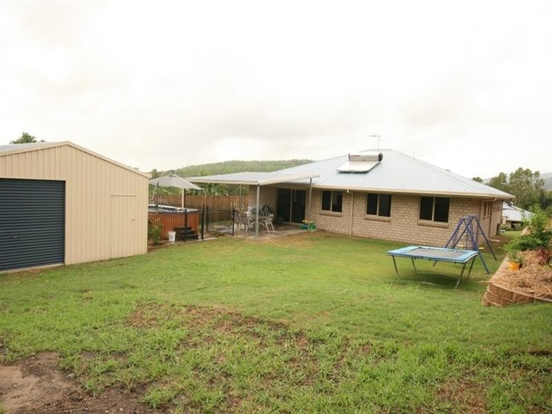 28 Jackson, Sarina QLD 4737