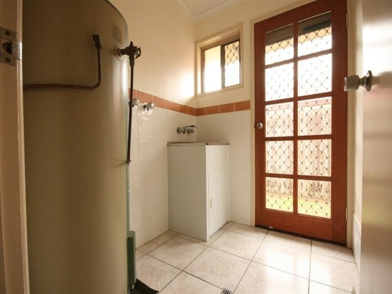 8 Castaway, Sarina QLD 4737