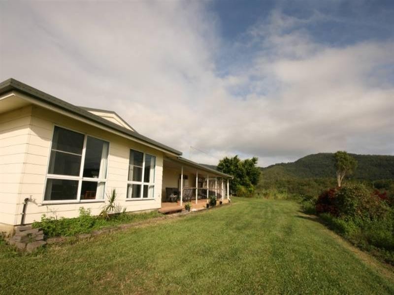 67 Muller Road, Sarina QLD 4737