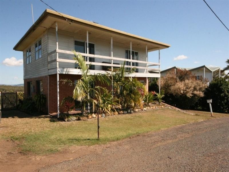 20 Pop Petersen, Sarina Beach QLD 4737