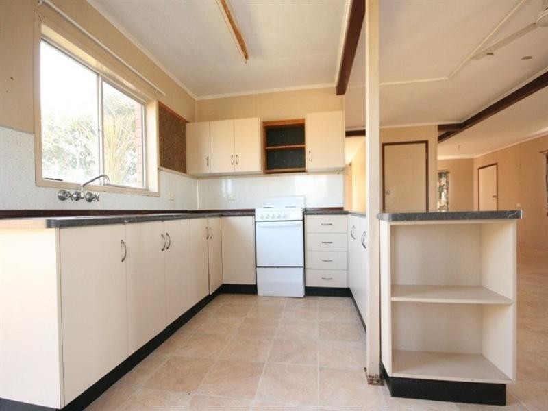 20 Pop Petersen, Sarina Beach QLD 4737