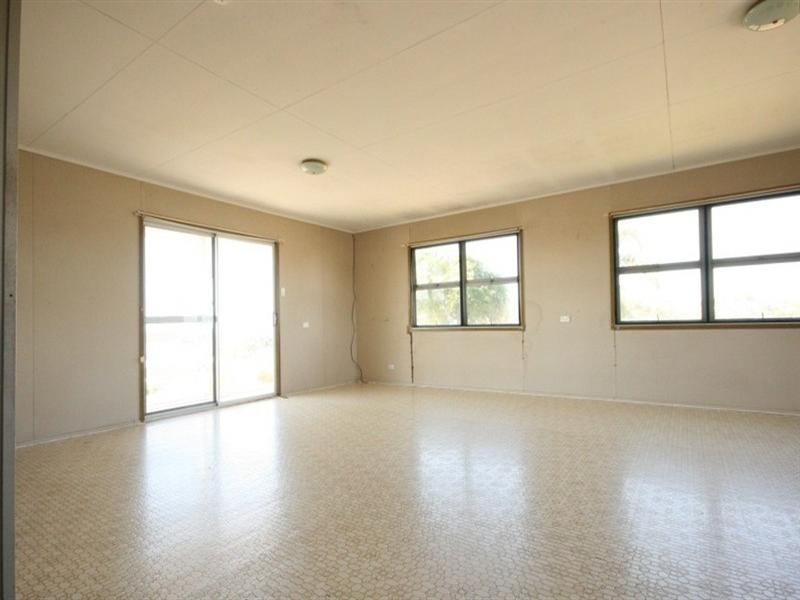 20 Pop Petersen, Sarina Beach QLD 4737