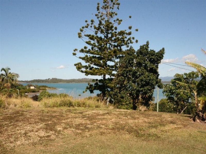 20 Pop Petersen, Sarina Beach QLD 4737