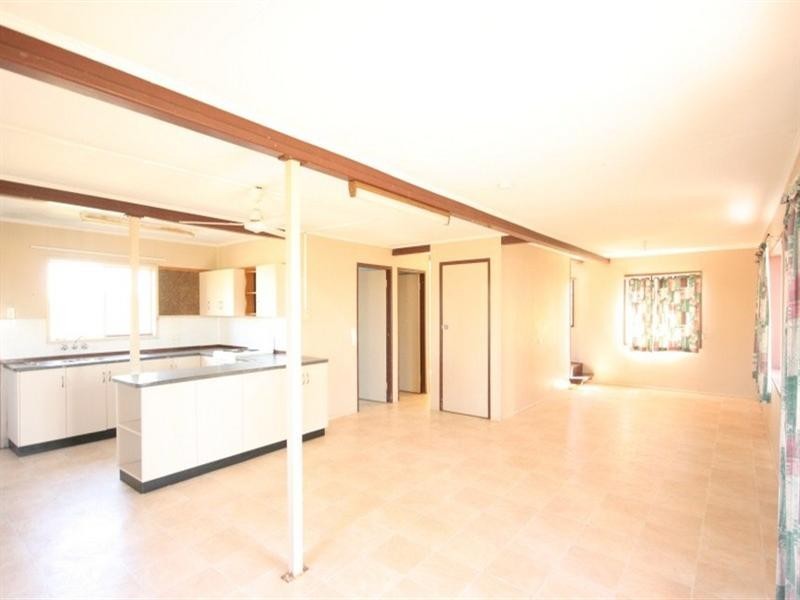 20 Pop Petersen, Sarina Beach QLD 4737