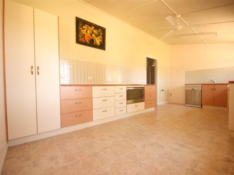 288 Sarina Beach, Sarina QLD 4737