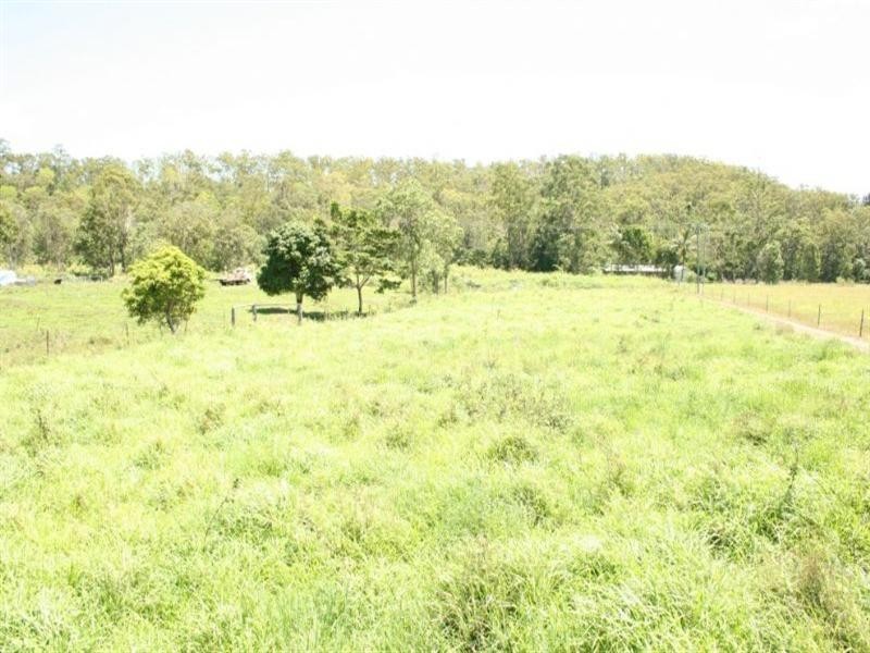 727 Range Road, Sarina QLD 4737