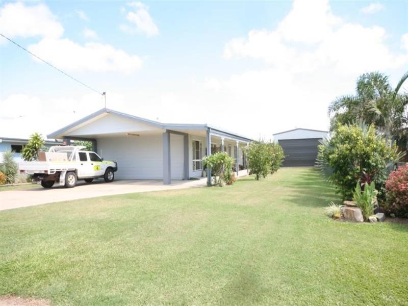 8 Brooksfield, Sarina Beach QLD 4737
