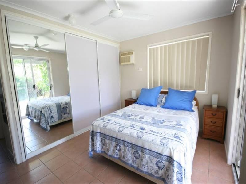 8 Brooksfield, Sarina Beach QLD 4737
