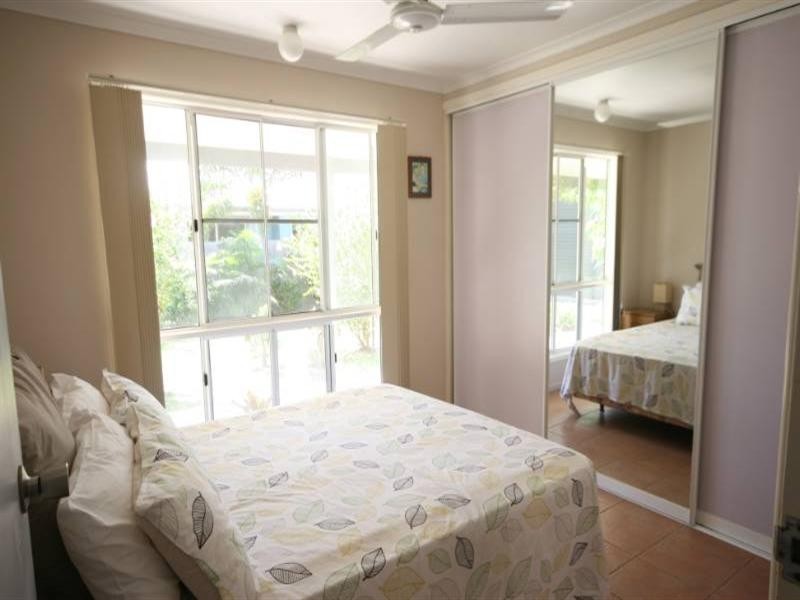 8 Brooksfield, Sarina Beach QLD 4737
