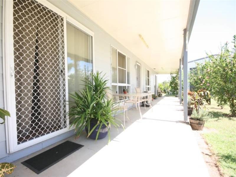 8 Brooksfield, Sarina Beach QLD 4737