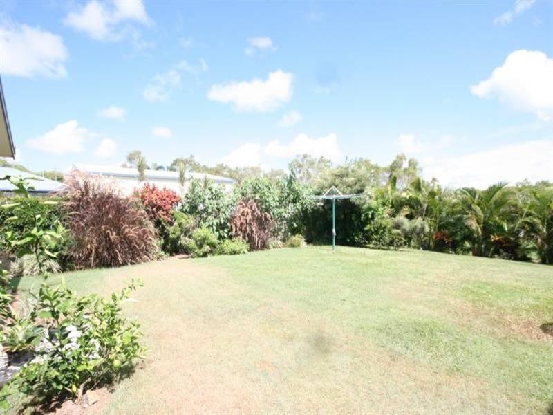 8 Brooksfield, Sarina Beach QLD 4737