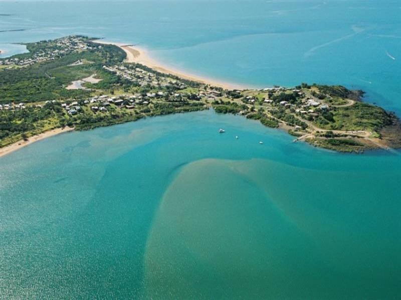 8 Brooksfield, Sarina Beach QLD 4737