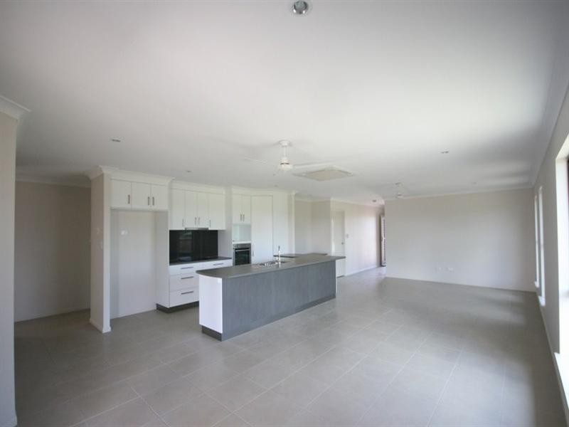 11 Reef Drive, Sarina QLD 4737