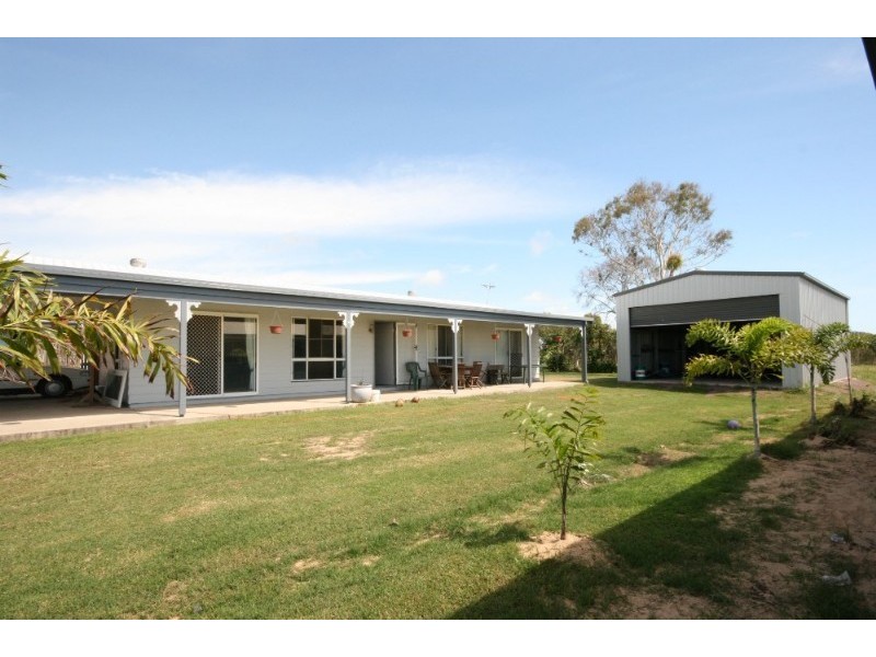 8 Brooksfield Drive, Sarina QLD 4737