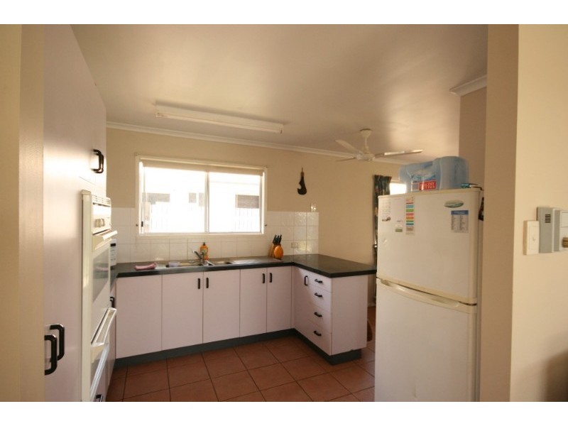 8 Brooksfield Drive, Sarina QLD 4737