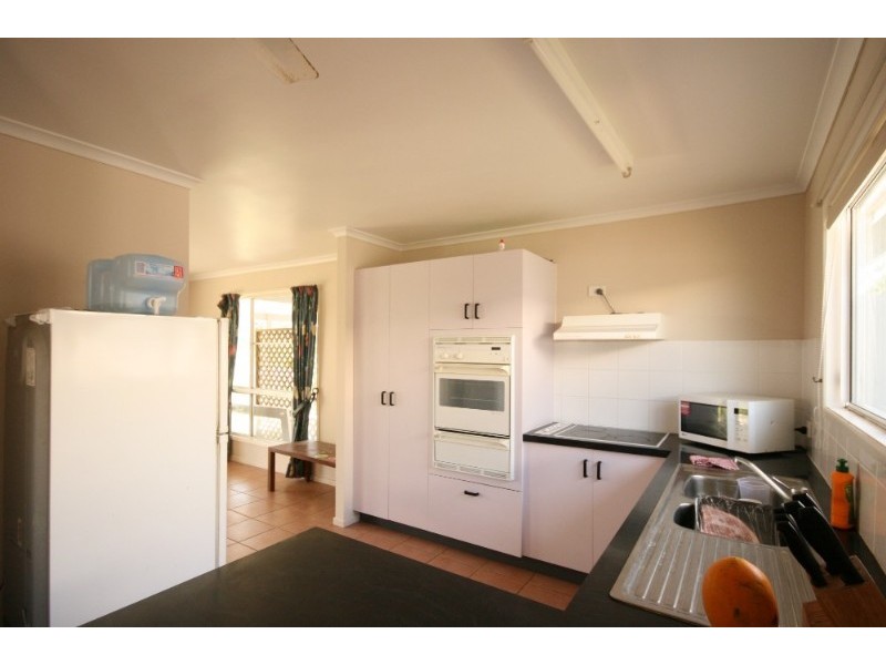 8 Brooksfield Drive, Sarina QLD 4737