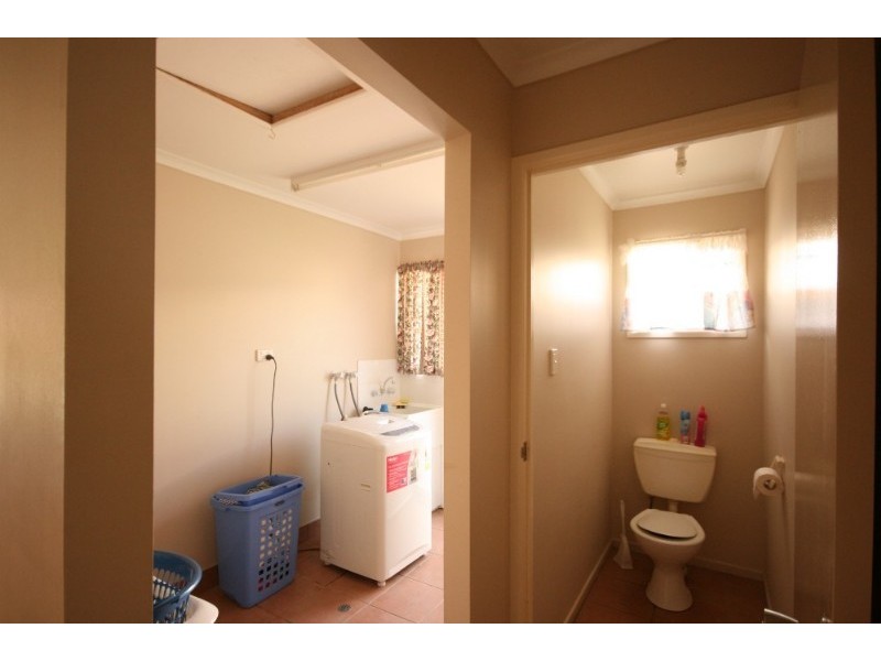 8 Brooksfield Drive, Sarina QLD 4737