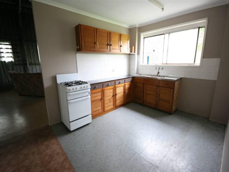 34 Lawrie, Sarina QLD 4737