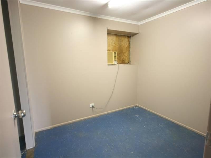 34 Lawrie, Sarina QLD 4737