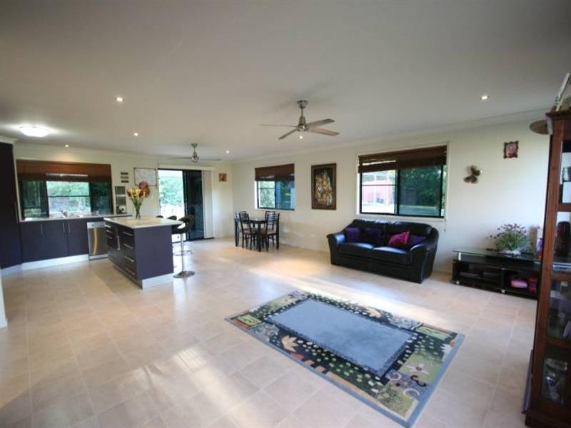 1982 Marlborough Sarina, Sarina Range QLD 4737