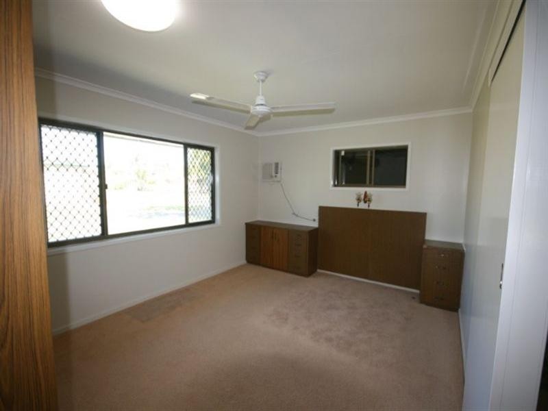 40 Owen Jenkins Drive, Sarina Beach QLD 4737