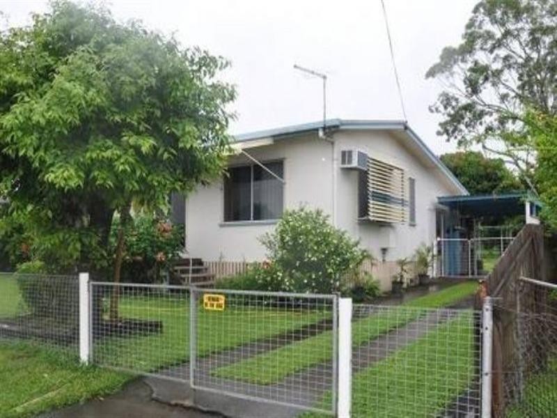 52 Beach Road, Sarina QLD 4737