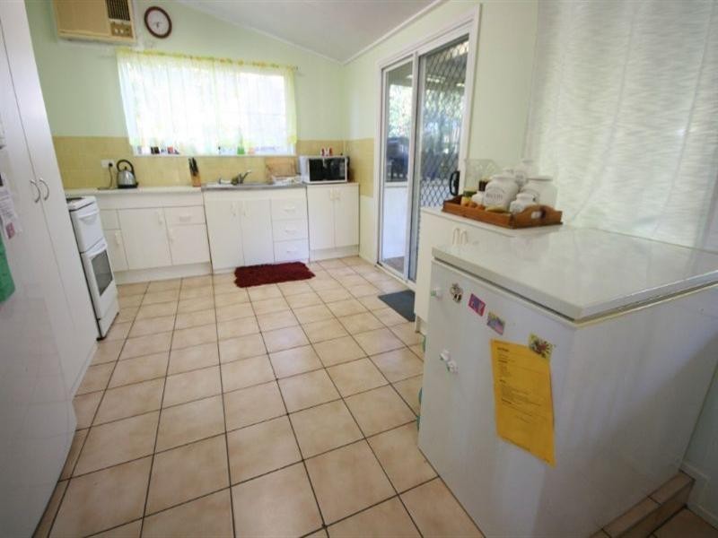 52 Beach Road, Sarina QLD 4737