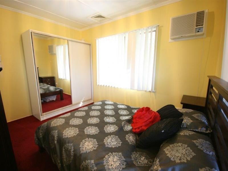 52 Beach Road, Sarina QLD 4737