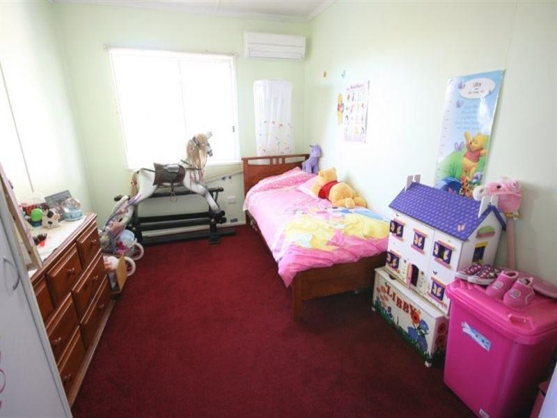 52 Beach Road, Sarina QLD 4737