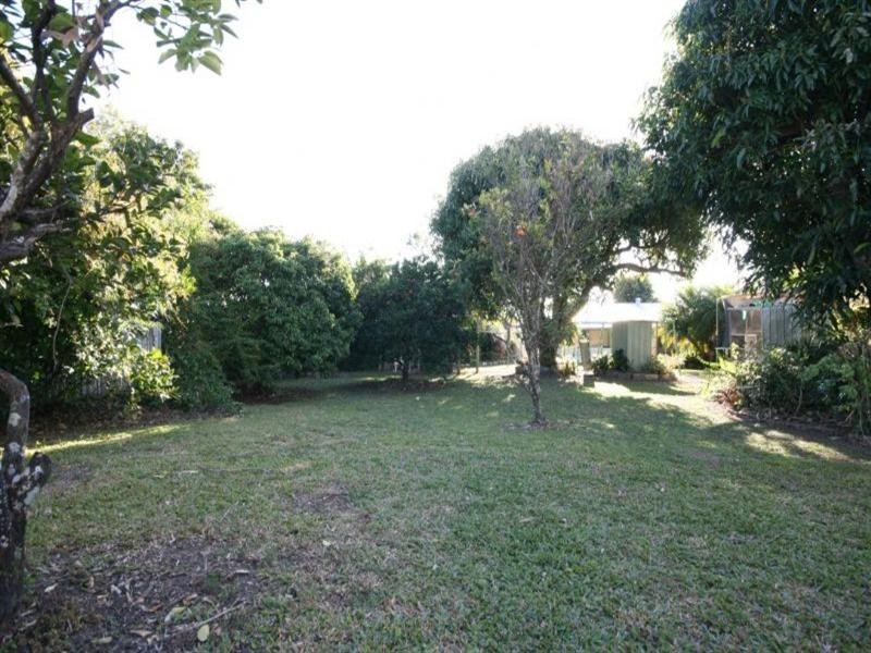 52 Beach Road, Sarina QLD 4737