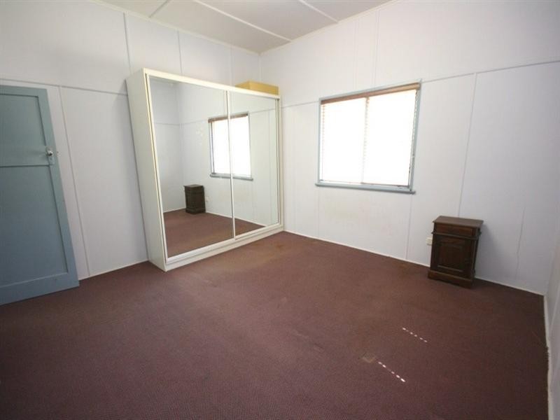 10 Landgon, Sarina QLD 4737