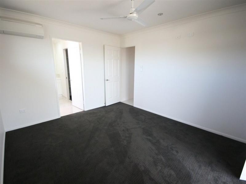 6 Credlin, Sarina QLD 4737