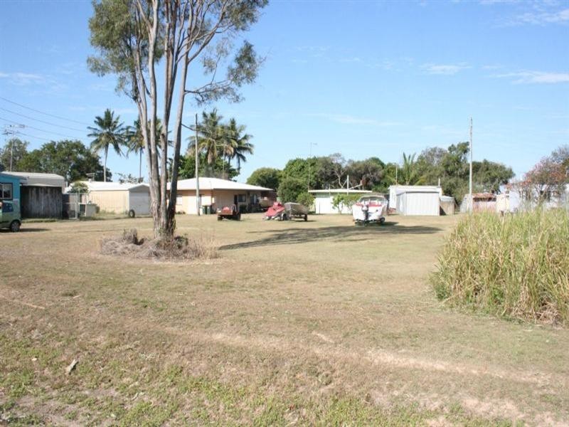 4 Colonial Drive, Clairview QLD 4741