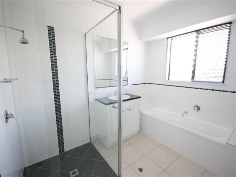 32 Pacific Avenue, Sarina QLD 4737