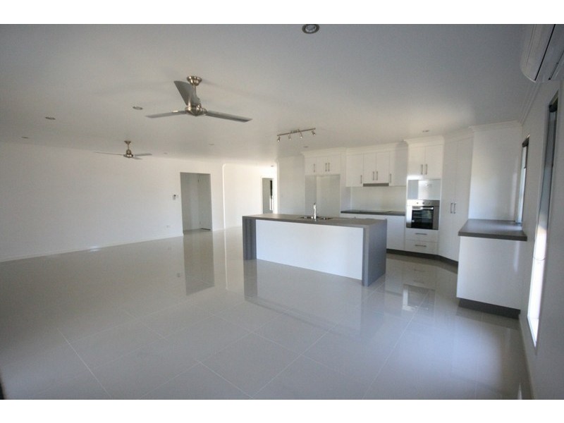 6 Pacific Avenue, Sarina QLD 4737