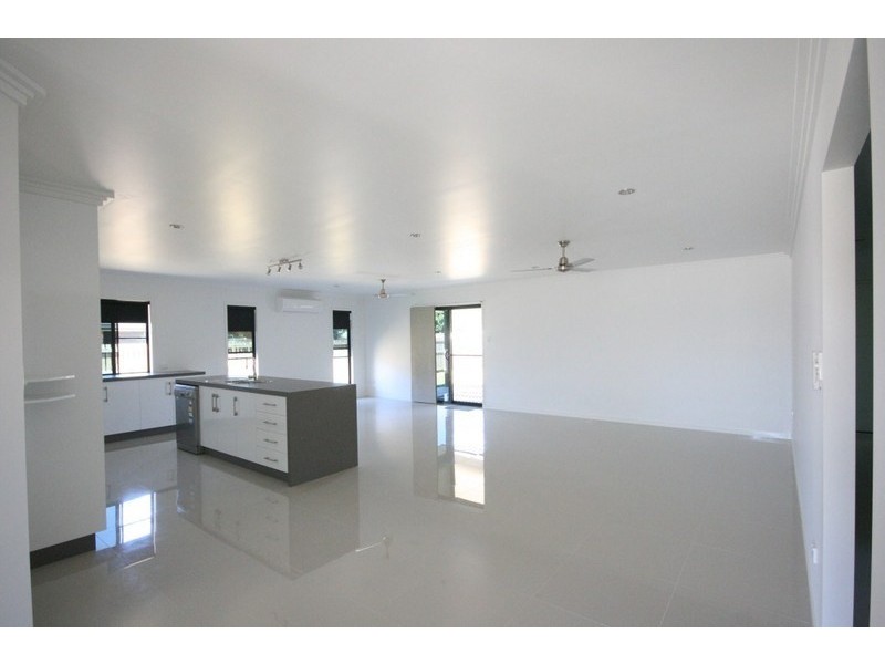 6 Pacific Avenue, Sarina QLD 4737