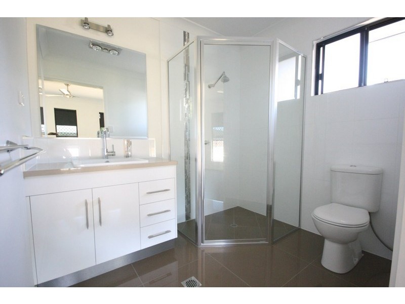 6 Pacific Avenue, Sarina QLD 4737