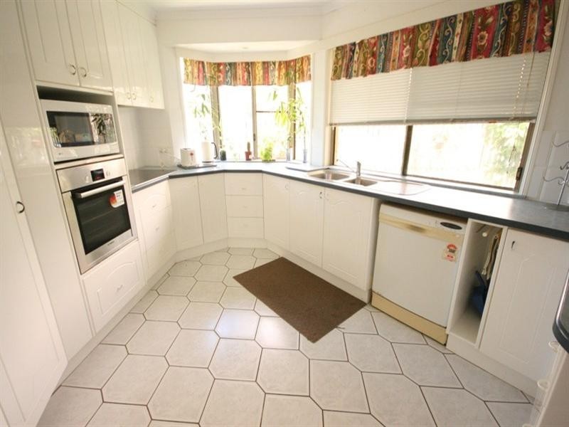 39 Poole, Sarina Beach QLD 4737