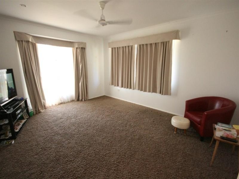 39 Poole, Sarina Beach QLD 4737