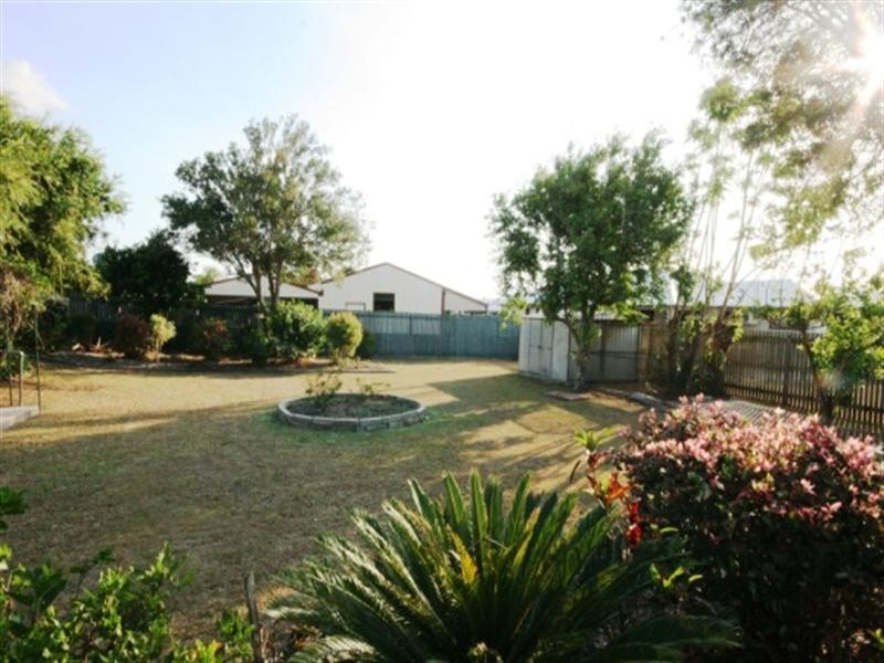 35 Cemetery Road, Sarina QLD 4737