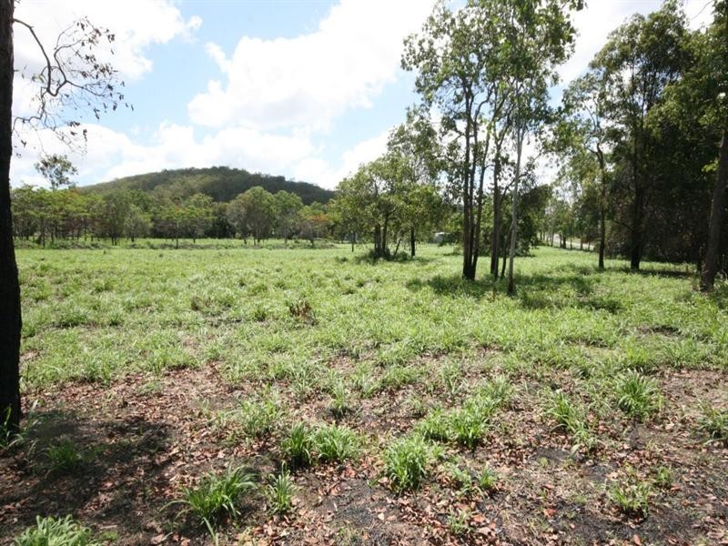 8 Golf Course Road, Sarina QLD 4737