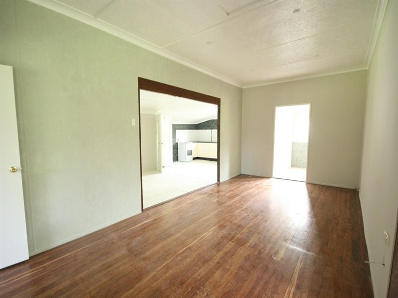 8 Golf Course Road, Sarina QLD 4737