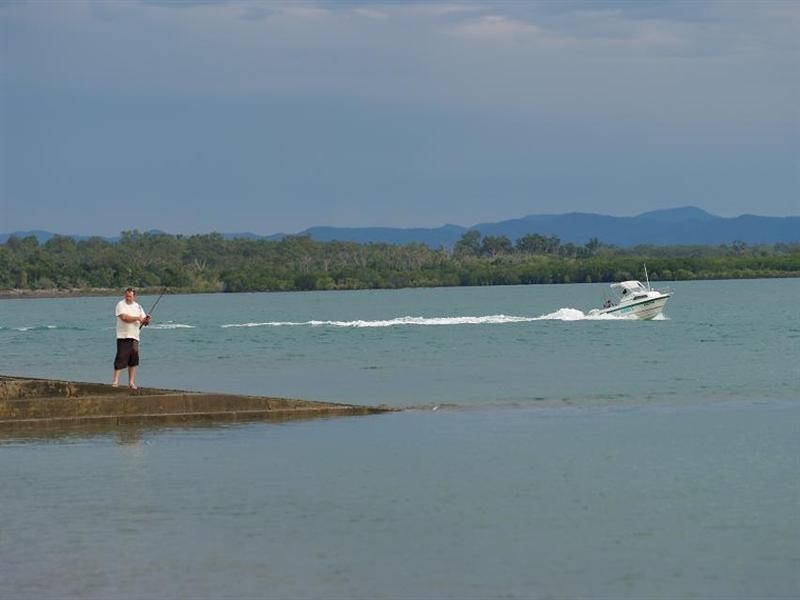 28 Owen Jenkins Drive, Sarina Beach QLD 4737