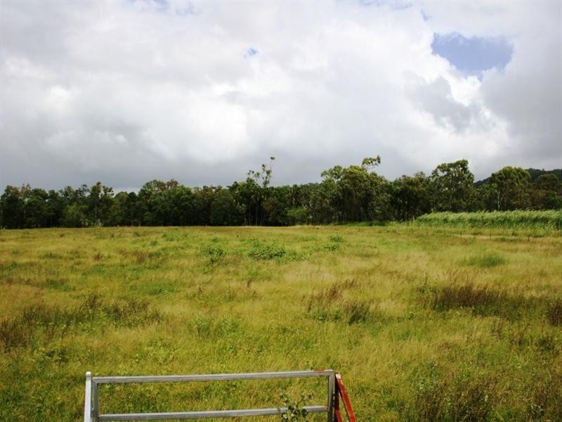 688 Sarina Beach Road, Sarina QLD 4737