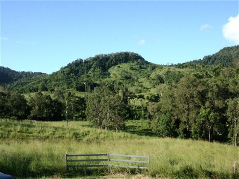 1067a East Funnel Creek Road, Sarina QLD 4737