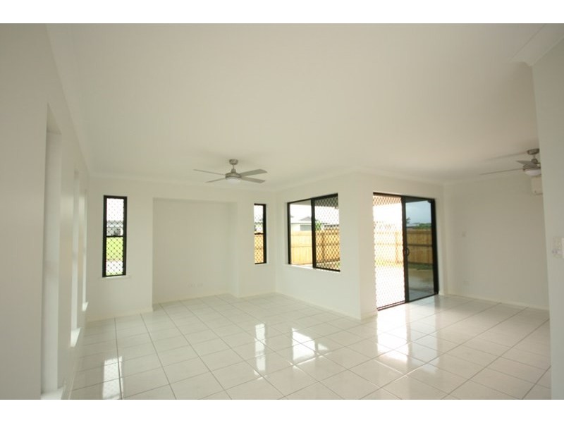 2 Ocean Court, Sarina QLD 4737