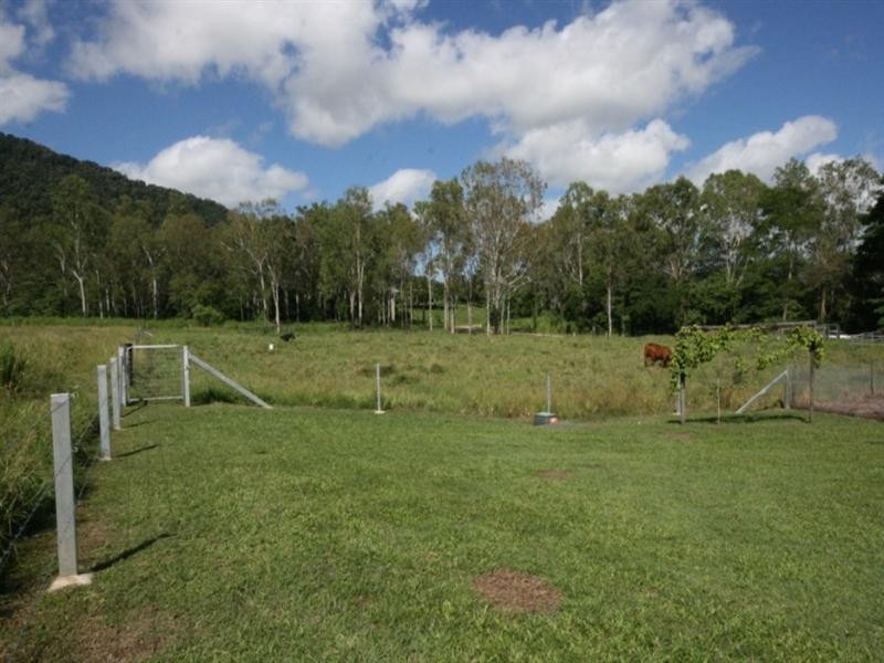 99 Shinfield Road, Sarina QLD 4737