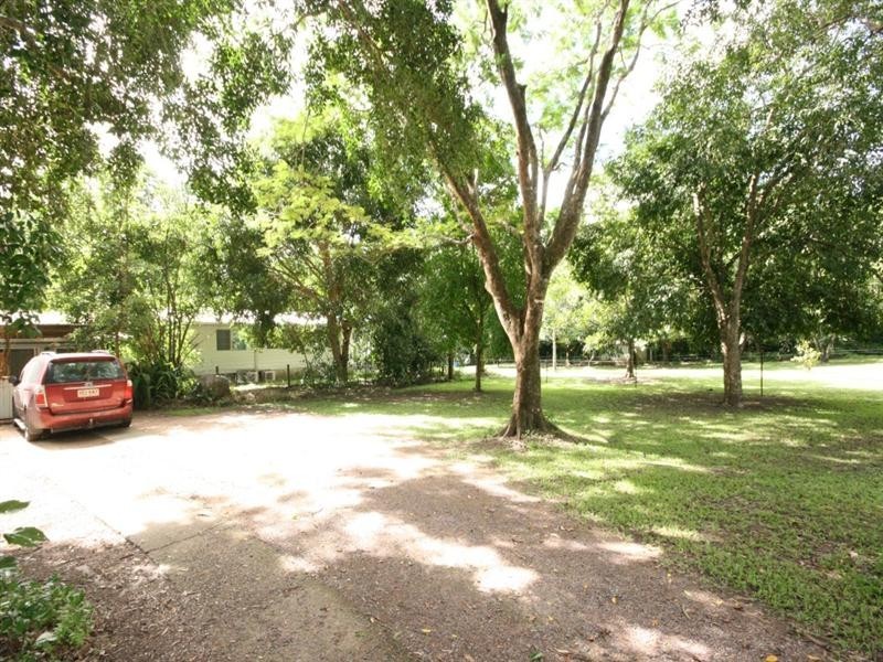 286 Middle Creek Road, Sarina QLD 4737